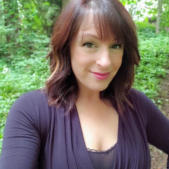 Meet your Posher, Valerie - Picture 1 of 1